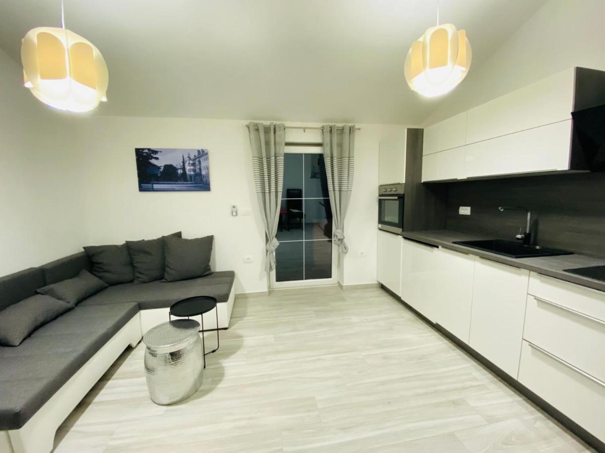 Apartma Mija-Dekani Kültér fotó